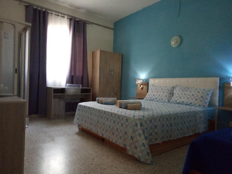 Tarona Guesthouse Сент-Полс-Бей Экстерьер фото